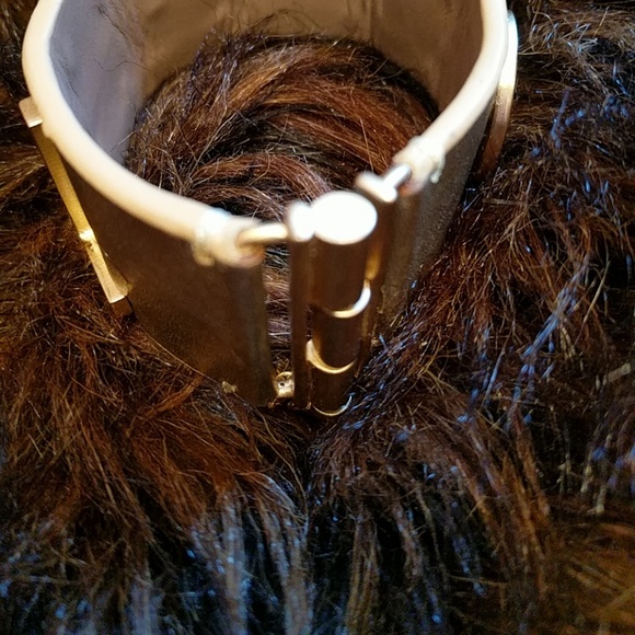 Bangle - Picture 3 of 6